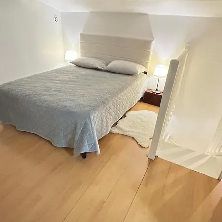 Duplex 12èmè Près De Nation Appartamento